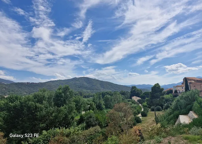 Llucia לה בולו