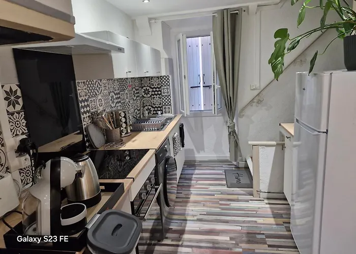 Llucia בית נופש *