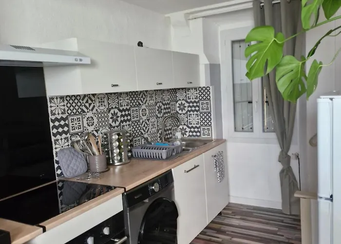 Llucia בית נופש *